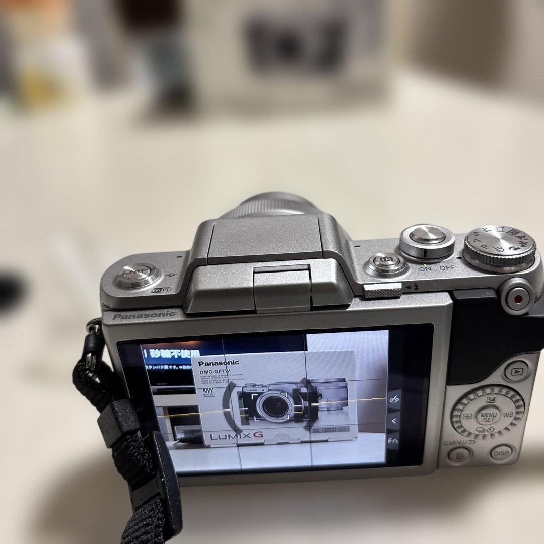 Panasonic DMC-GF7W ミラーレス一眼カメラ