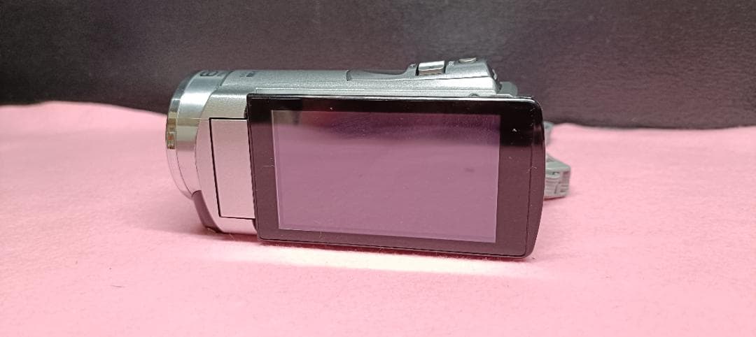 Y【中古品】JVCケンウッド　ビデオカメラ　Everio GZ-E780 銀色