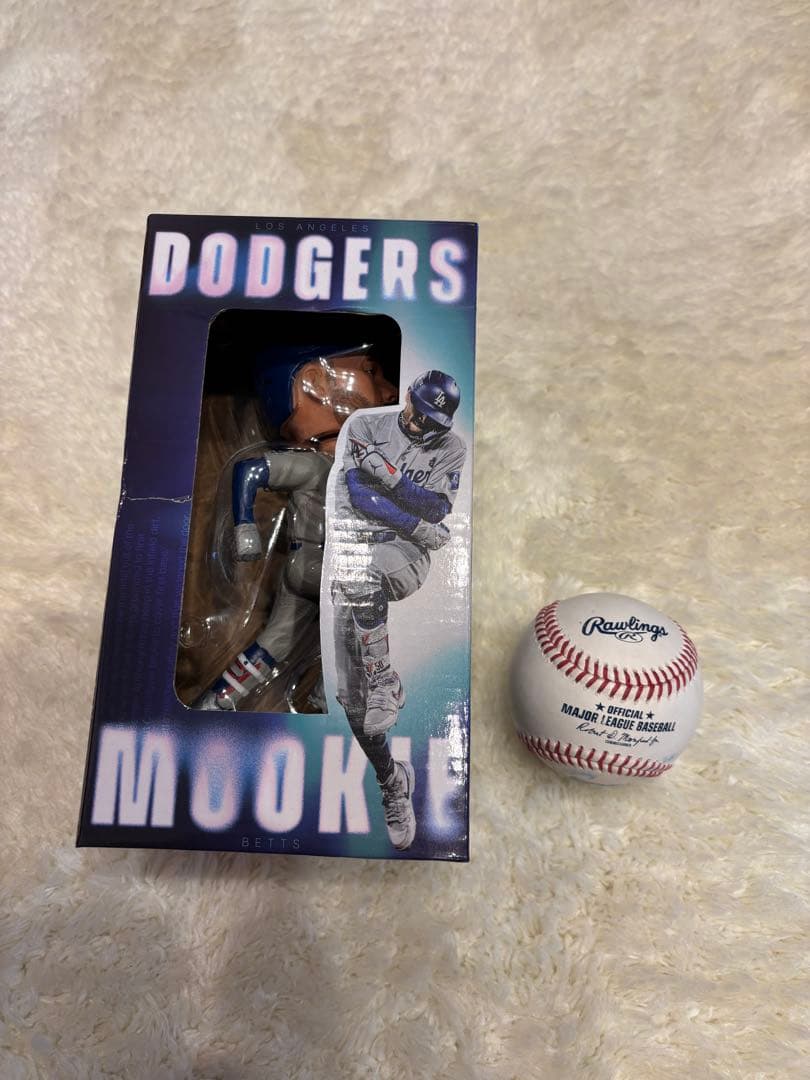 ムーキー・ベッツ　ボブルヘッド&練習ボール