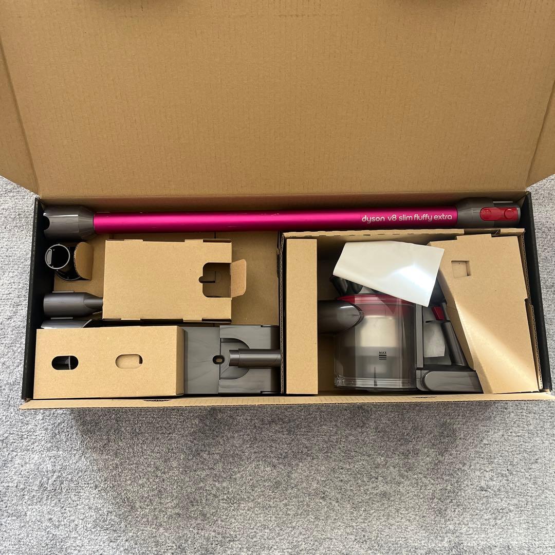 Dyson V8 Slim Fluffy Extraダイソン　掃除機SV10K