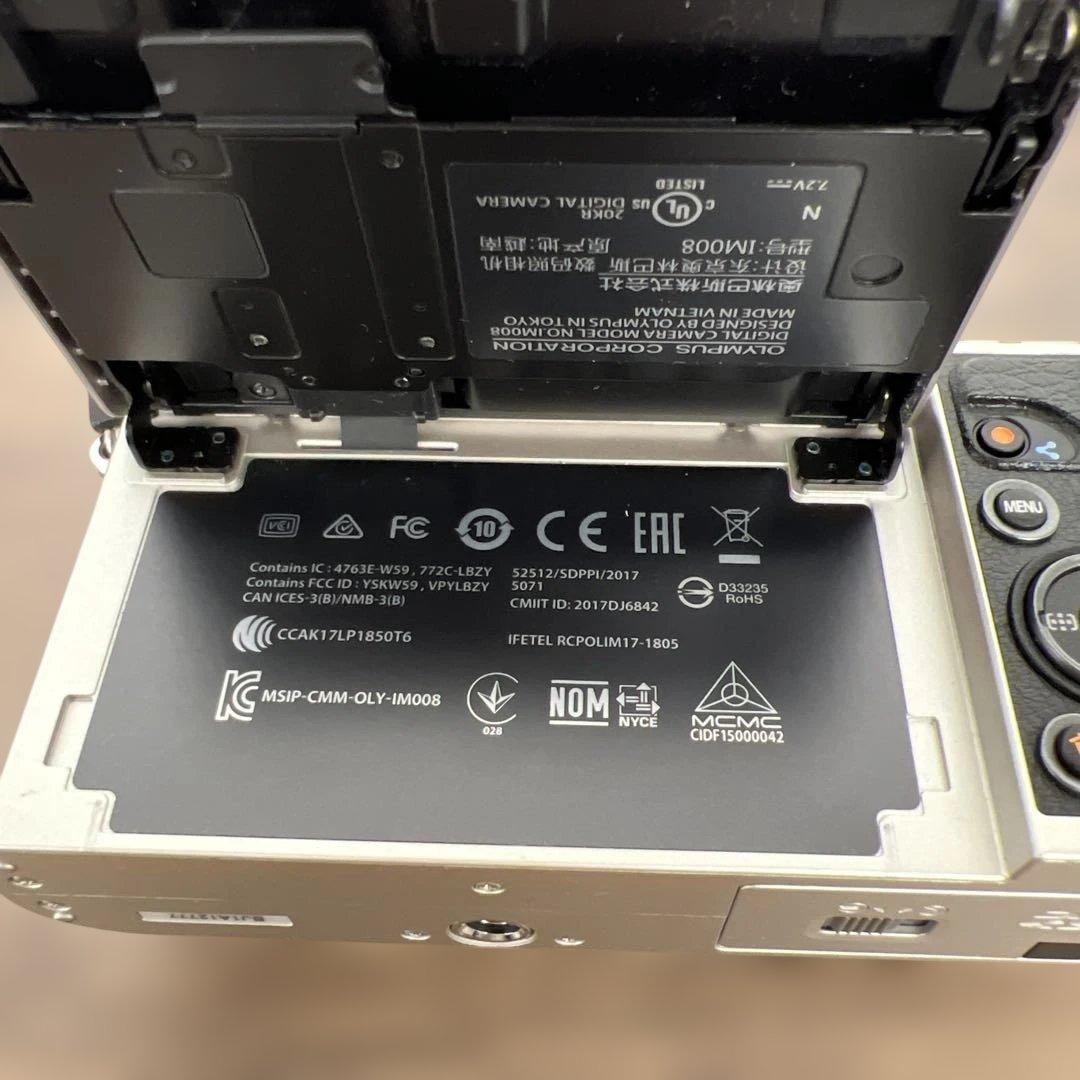 261189OLYMPUS ミラーレス一眼 PEN E-PL9 ボディー