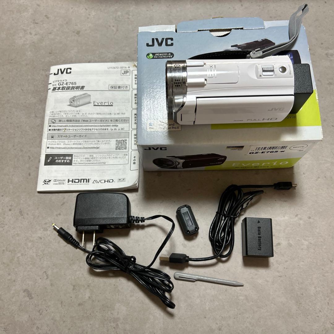Victor・JVC Everio. GZ-E765-W