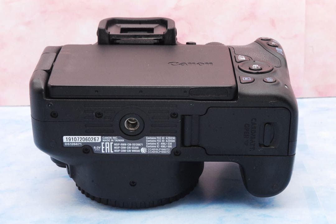 キャノン kiss X9☆高性能STM＆望遠☆Wi-Fi☆一眼レフカメラ