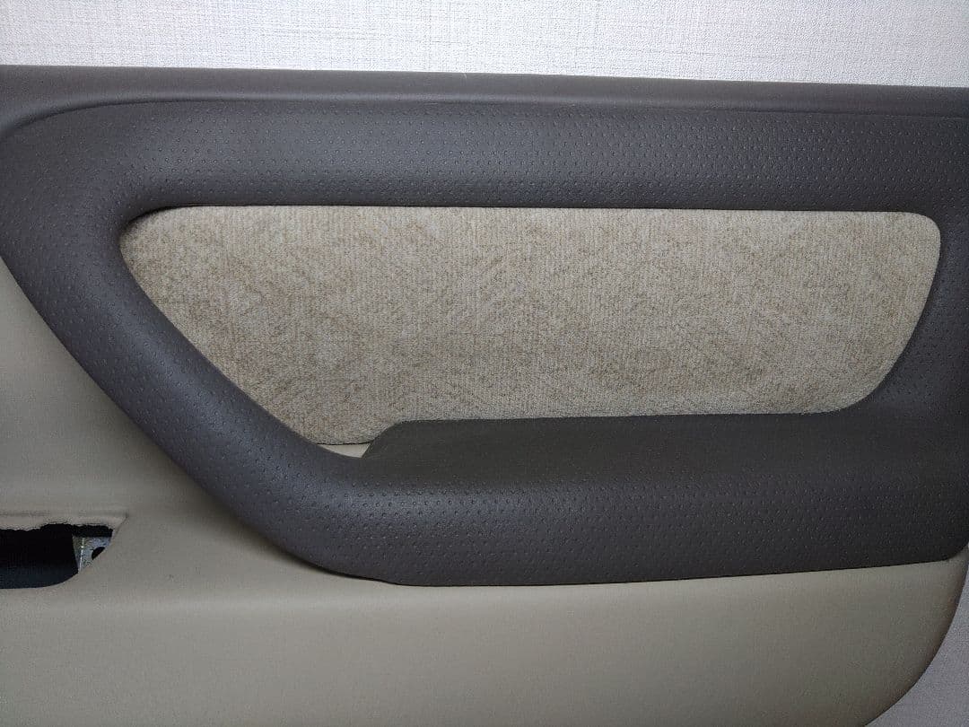 ランドクルーザー100中期型ドアトリムパネル4枚セット　ランクル100