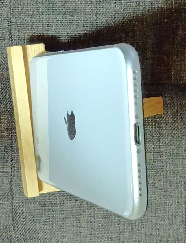 iPhone SE2 ホワイト 128GB SIMフリー 本体 78%