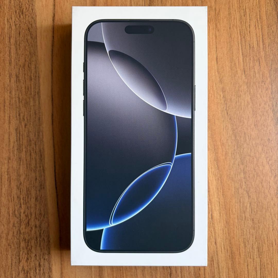【美品】 iPhone 16 Pro Max 512GB ブラックチタニウム