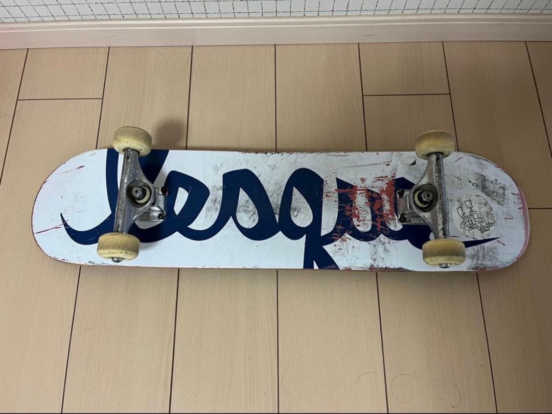 スケートボード　コンプリート　レスケ　インディー　ボーンズ　ABEC7ベアリング