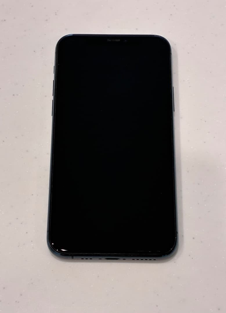 レ*ウ様 Apple iPhone 11 Pro 本体 ミッドナイトグリーン