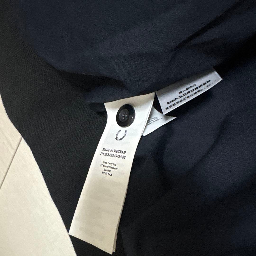 美品 FRED PERRYスウィングトップ 刺繍ロゴ