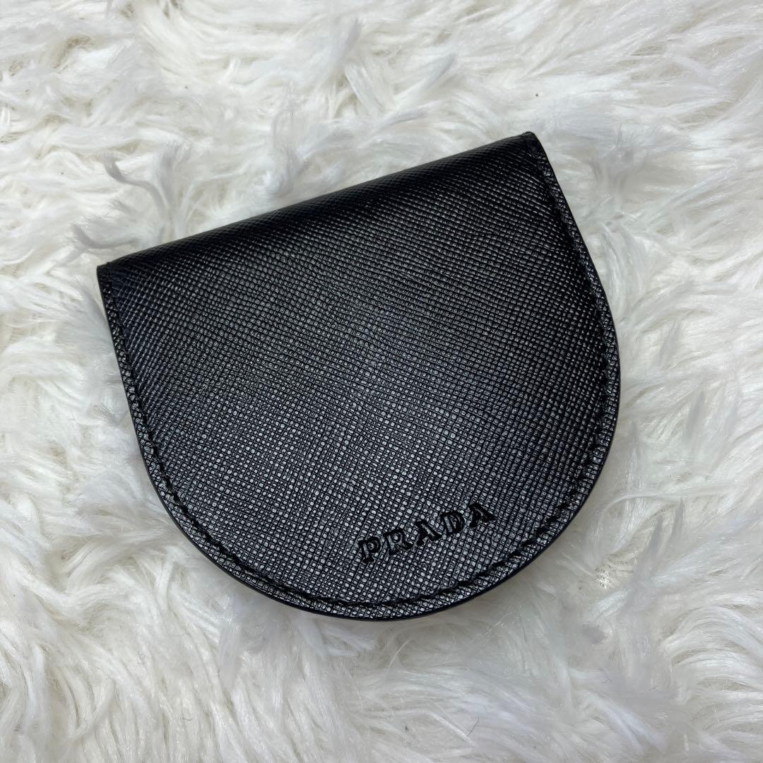 【極美品】PRADA プラダ サフィアーノ レザー 馬蹄型 ケース 小銭