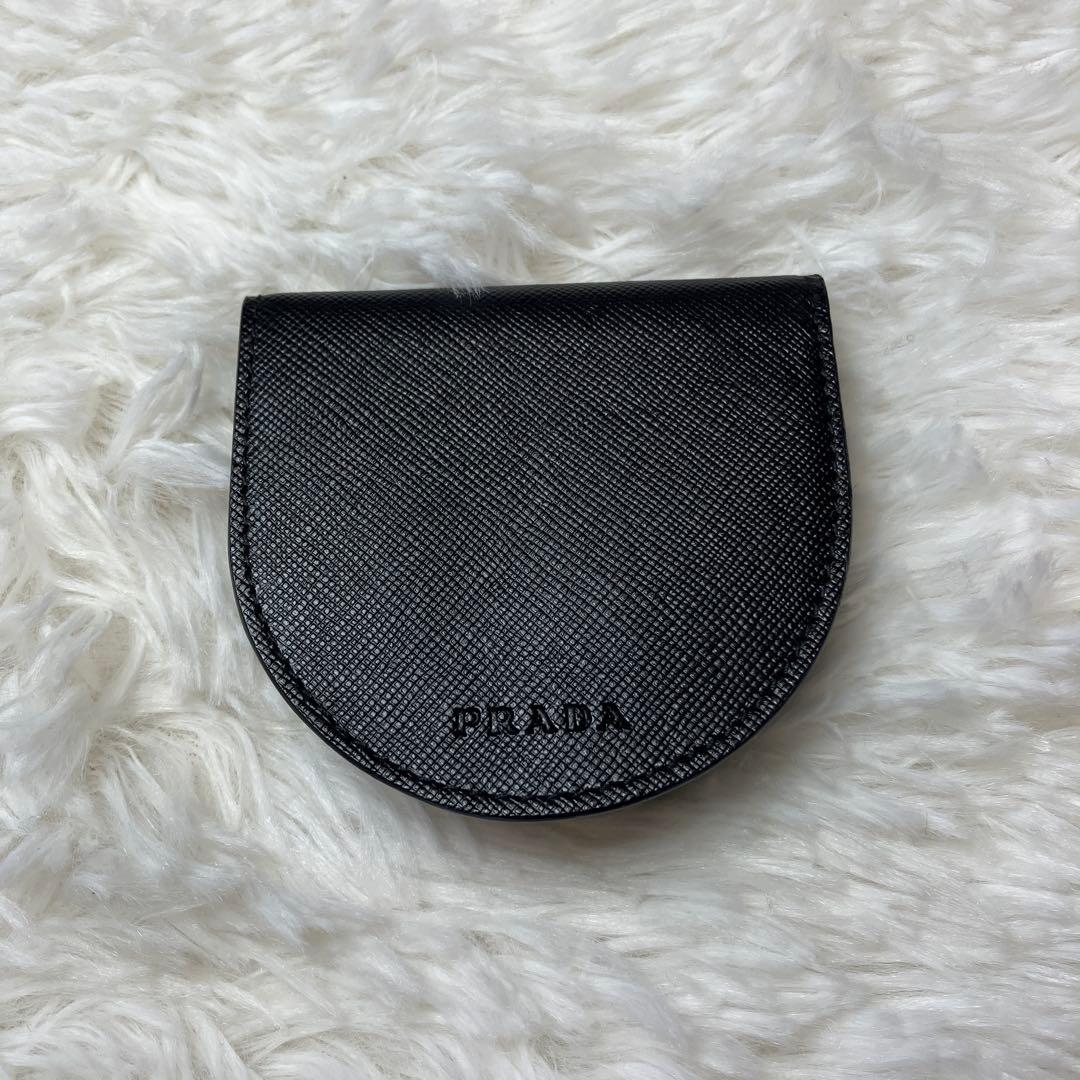 【極美品】PRADA プラダ サフィアーノ レザー 馬蹄型 ケース 小銭