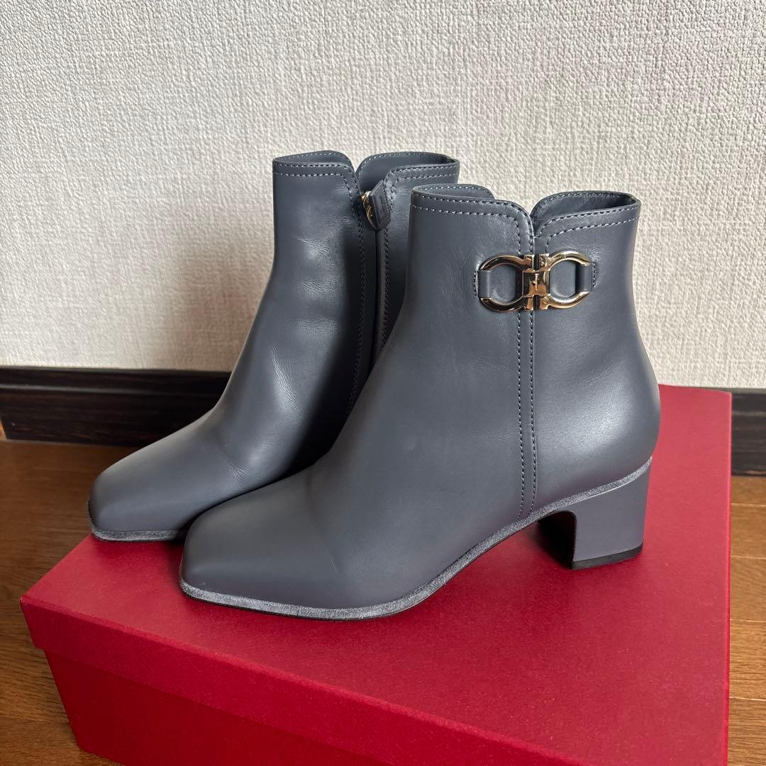 【半額値下げ】SalvatoreFerragamo ブーツ ガンチーニグレー