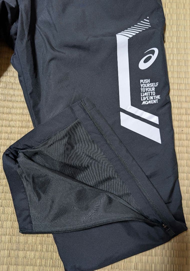 ASICS ウィンドブレーカー ブラック
