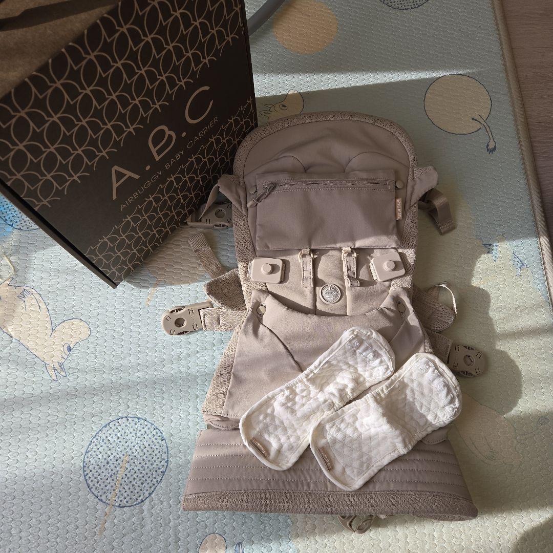 AIRBUGGY 抱っこ紐 ベージュメッシュカバーつき+専用よだれカバー
