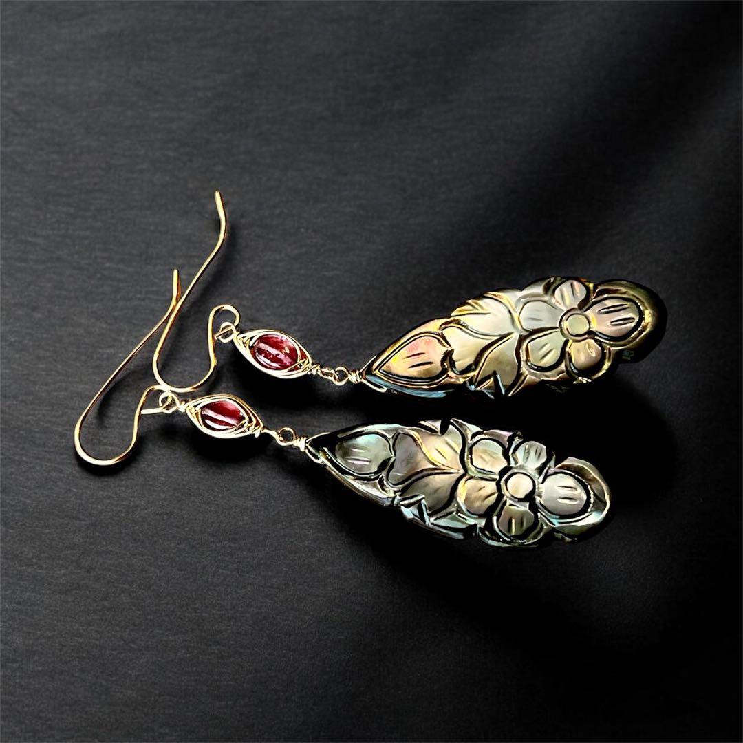 はる田です ブラックマザオパ×オニキスのカービングタブレット