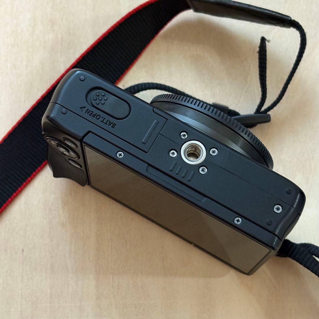 【極美品】Canon キヤノン ミラーレス一眼カメラ EOS M10レンズ2 黒