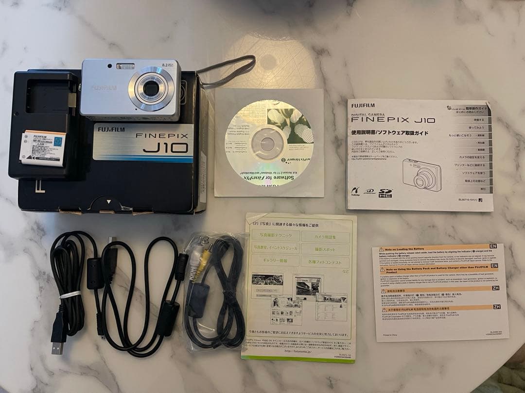 FUJIFILM FINEPIX J10 デジカメ