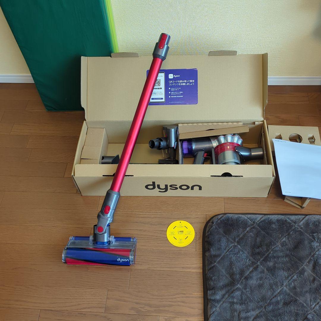 ［未使用］Dyson コードレス掃除機 各種アタッチメント付き　V8 SV25