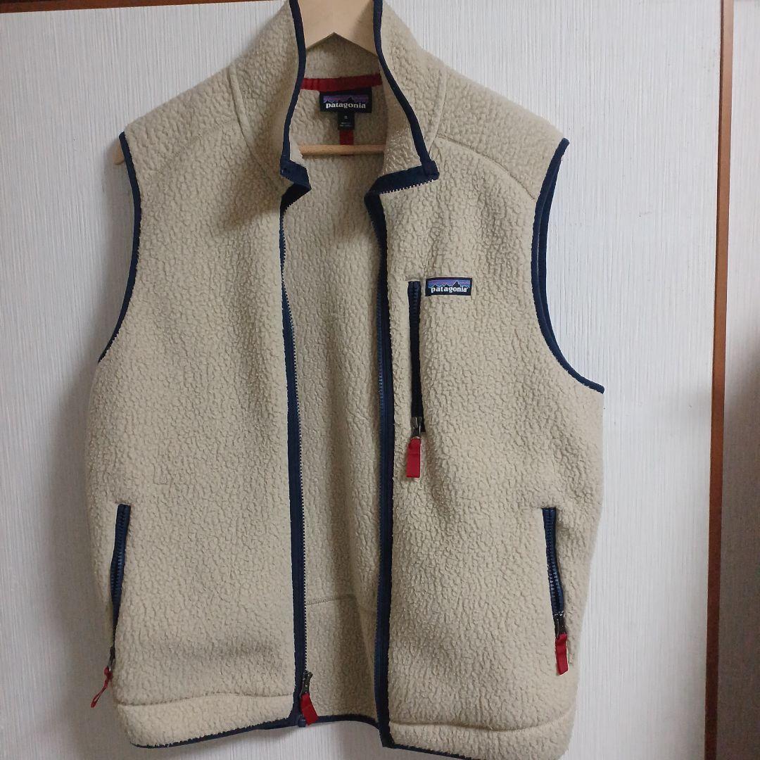 patagonia フリースベスト M クリーム色