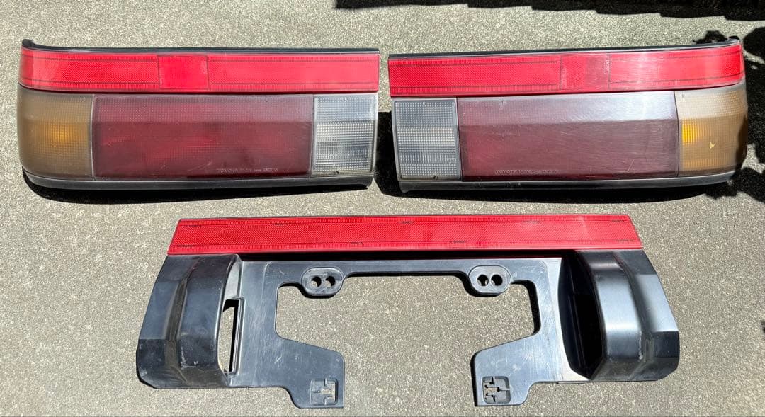 AE86 3ドア用トレノ後期テール・リアガーニッシュのセット