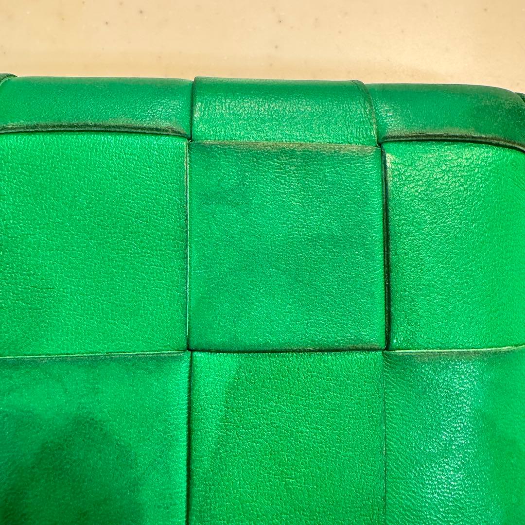 ボッテガヴェネタ 折り財布 カセット イントレチャート レザー 現行 グリーン