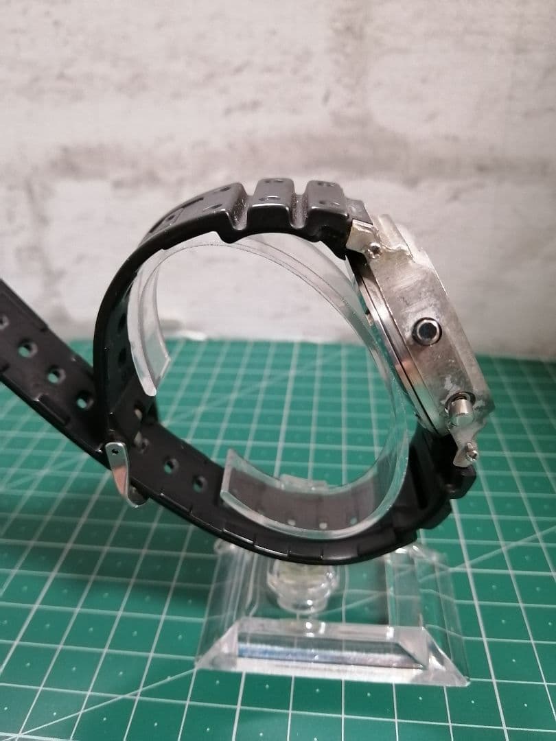 カシオ　G-shock DW-5600C 電池新品