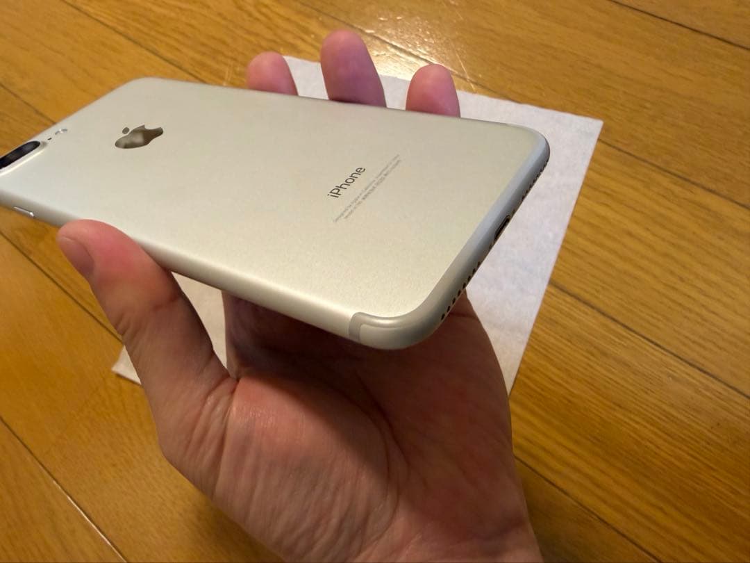 Apple iPhone 7 Plus 128GB シルバー
