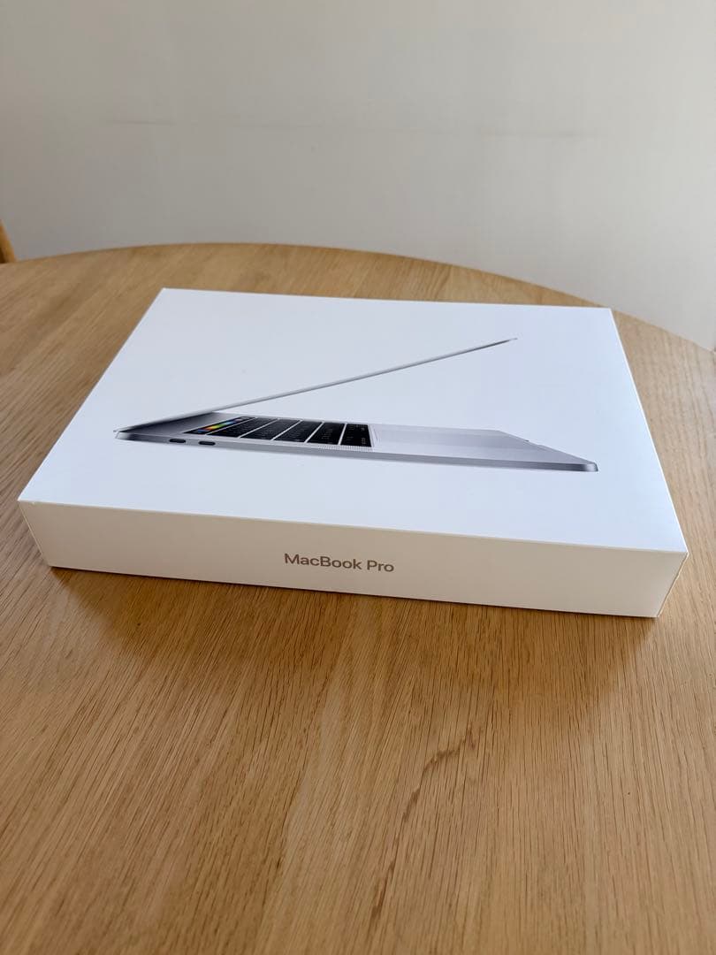 Apple MacBook Pro 15インチ（2016年モデル）