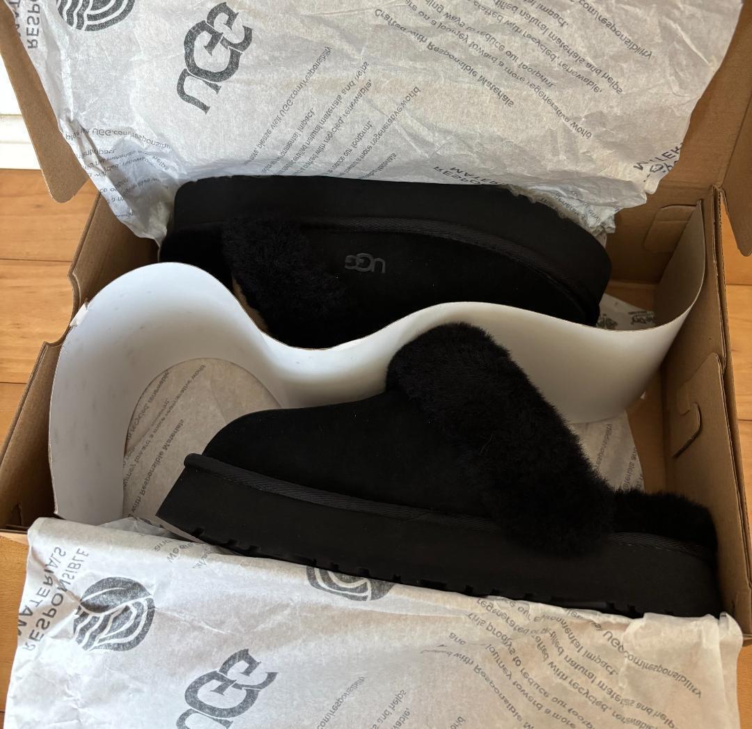 UGG【新品・正規品】ディスケット♡厚底サンダル　US７（24㎝）