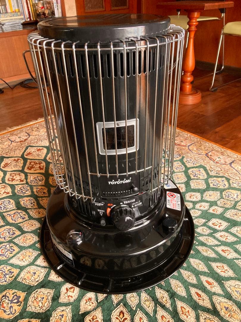トヨトミKS-67H ブラック ストーブ　2023年製