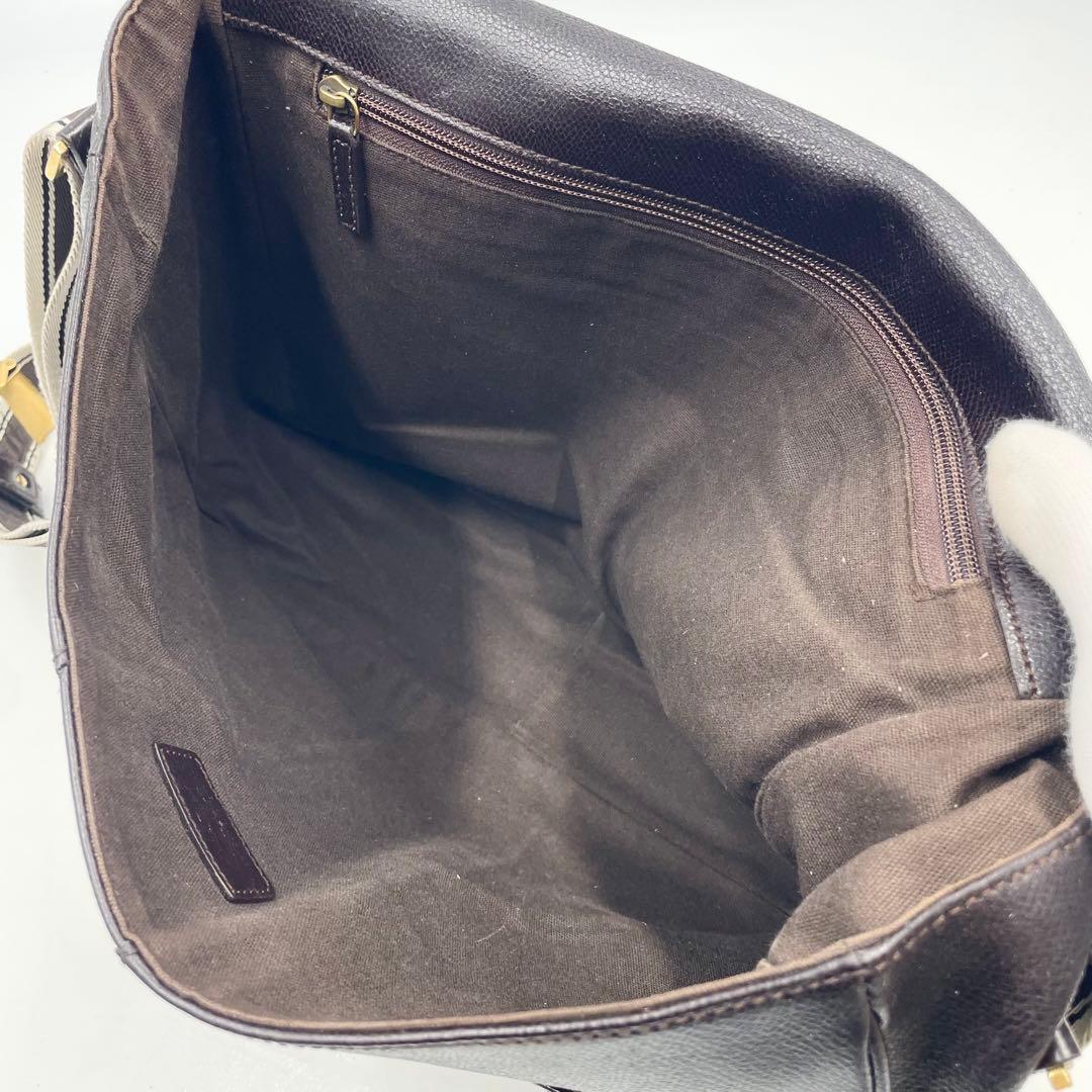 フェラガモ メッセンジャーバッグ レザー ダークブラウン ビジネス メンズ