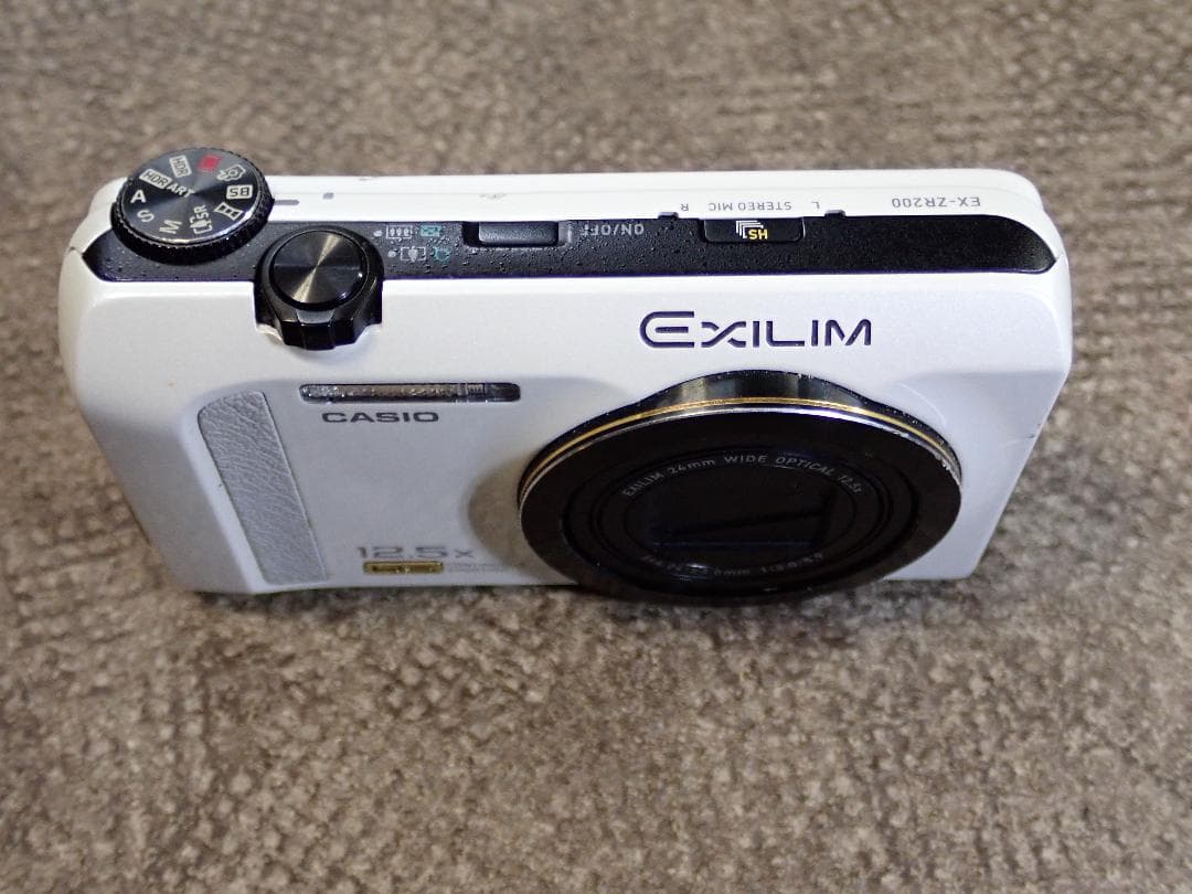 CASIO EXILIM デジタルカメラ EX-ZR200