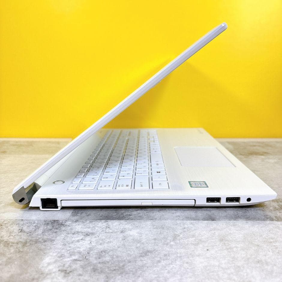 きれいな白❣ 新品SSD480✨カメラ付き ブルーレイ フルHD 薄型Win11