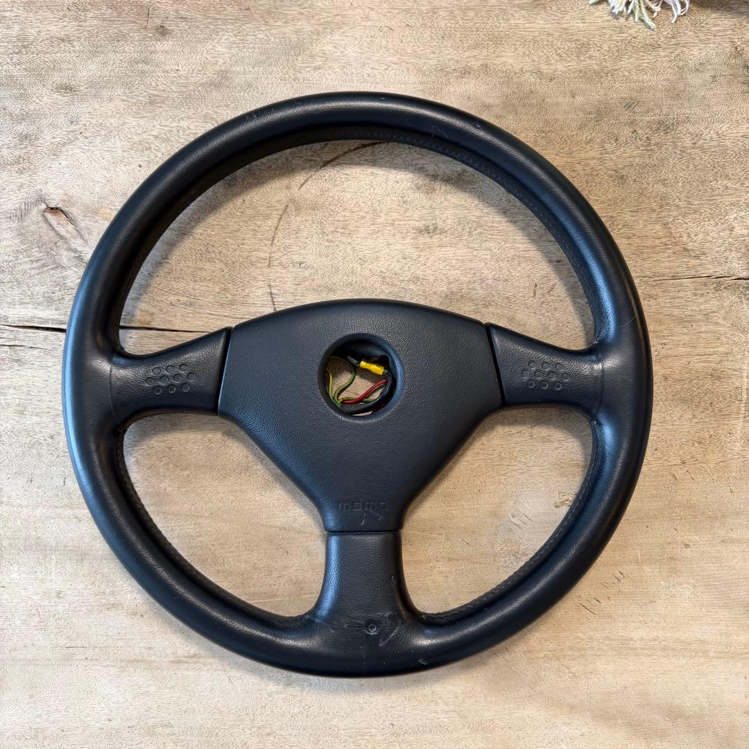 momo 36cm レザーステアリング