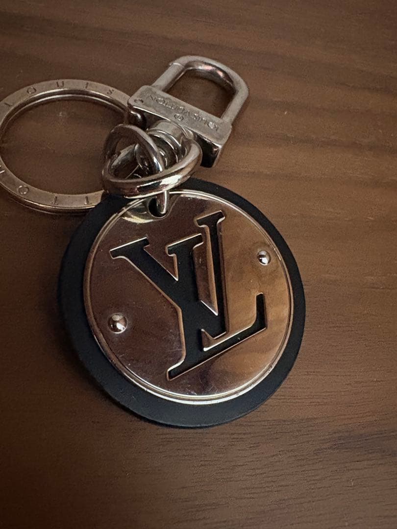 ルイヴィトン　キーホルダー・LV サークル