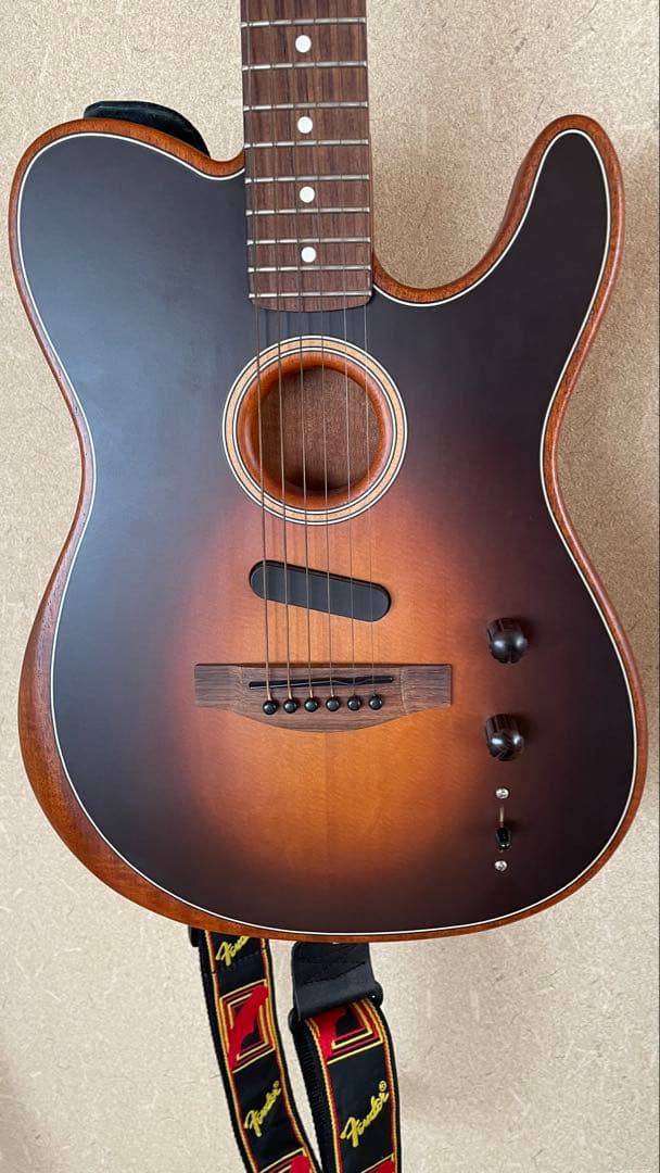 ろ*こ様 美品FenderアコースタソニックAcoustasonicサンバースト