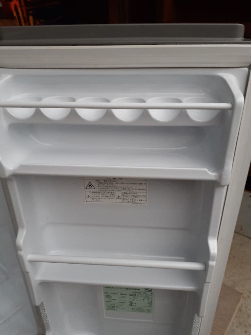 AQUA ノンフロン直冷式冷蔵庫　AQR-8G シルバー　アクア　冷蔵庫　直冷式