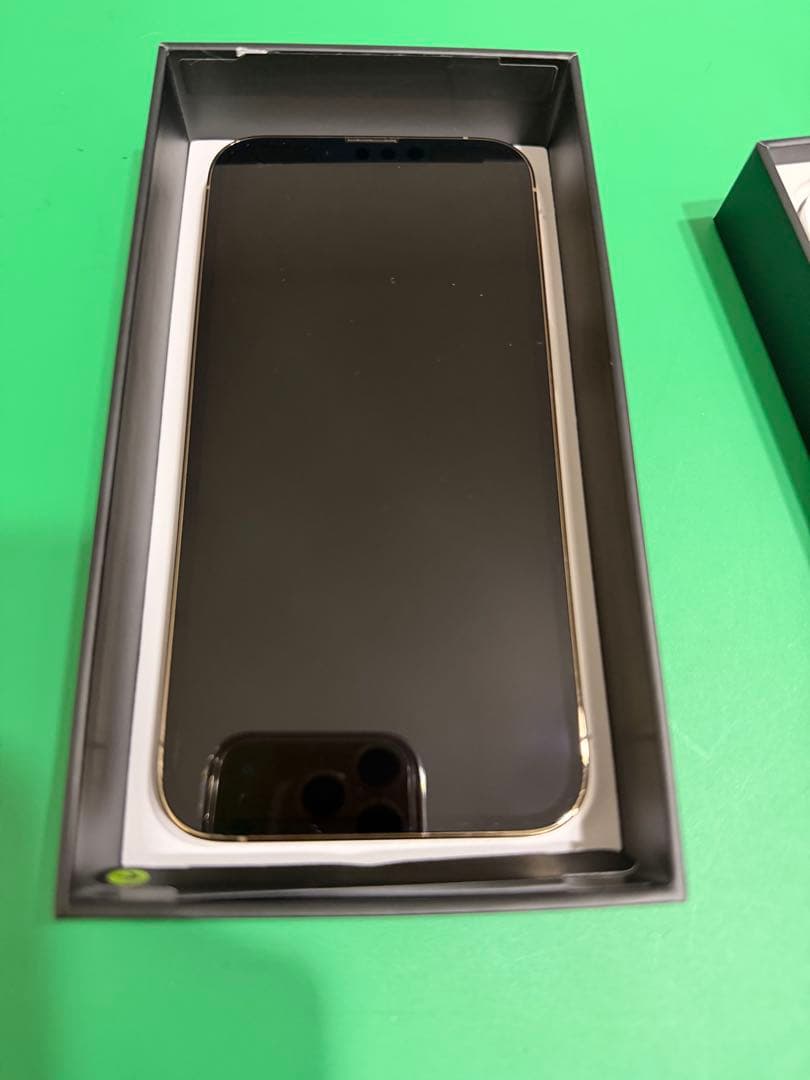 iPhone13pro 256GB ゴールド　美品