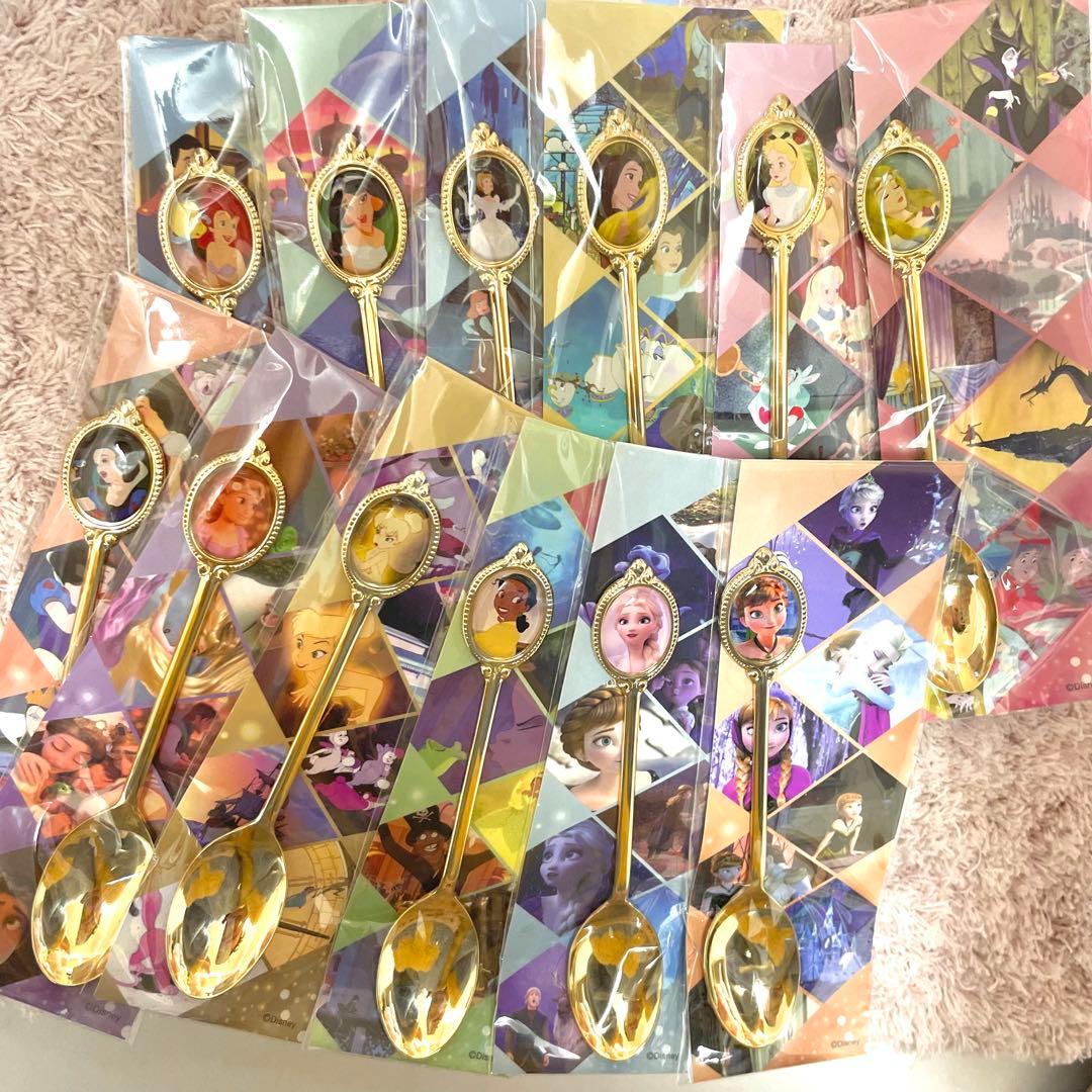 ディズニーストア　非売品　プリンセス金属スプーン 1月～12月全種セット