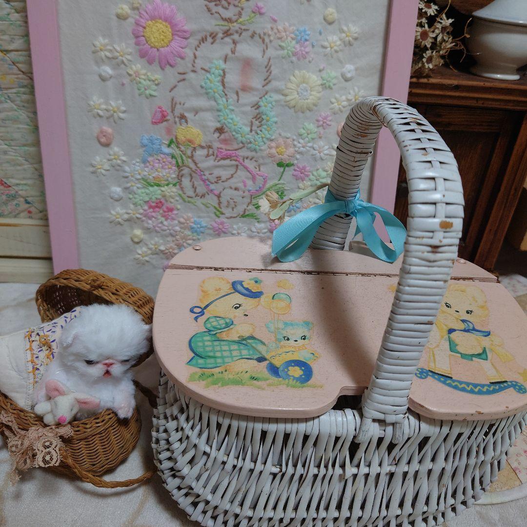 ミサ•*¨*•.¸♬︎ヴィンテージ、デカールホワイトカゴ