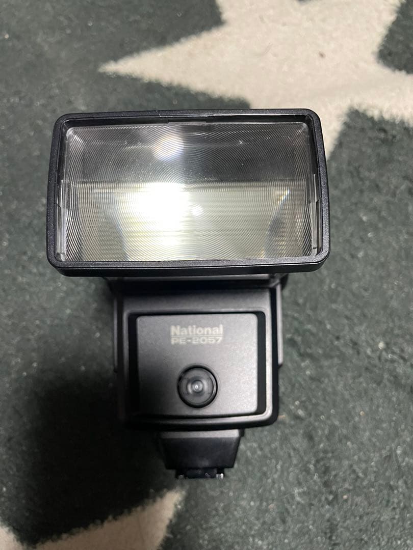 最終価格Nikon New FM2 50mm単焦点、36〜72ズーム、ストロボ付