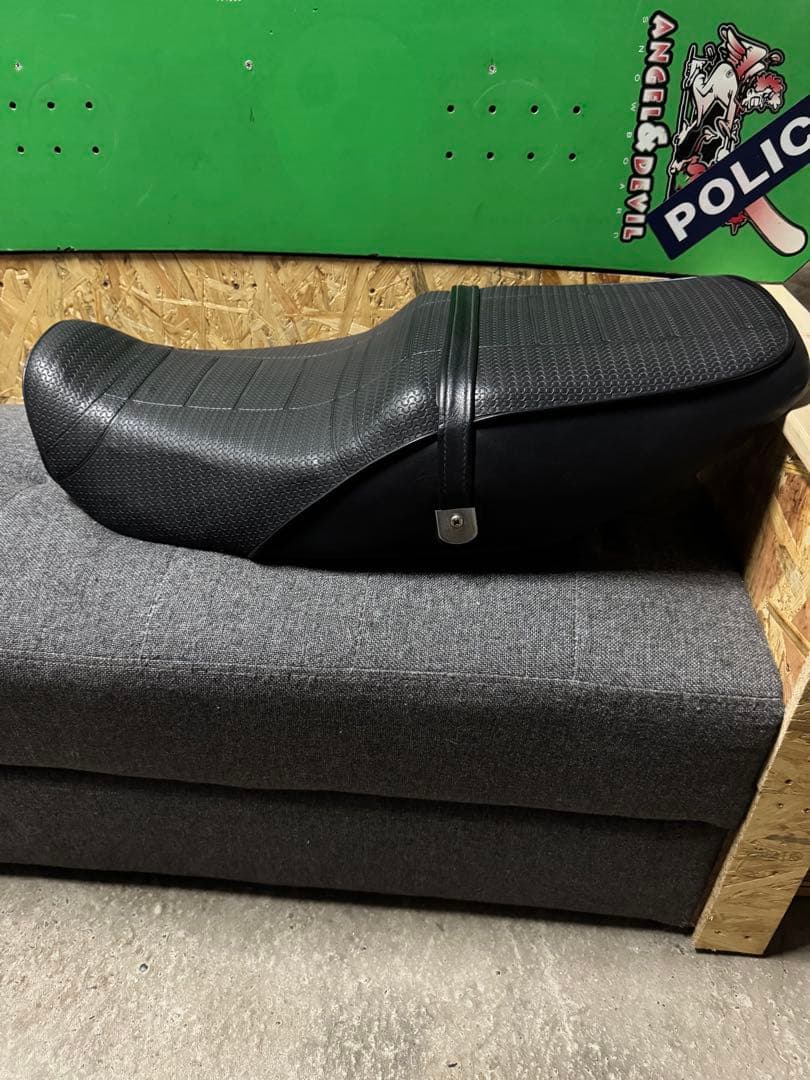 ZRX400 純正シート