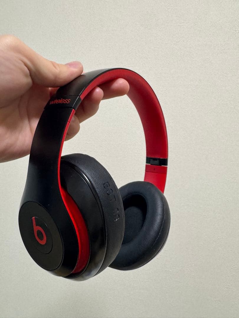 Beats ワイヤレスヘッドホン ブラック/レッド ケース付き