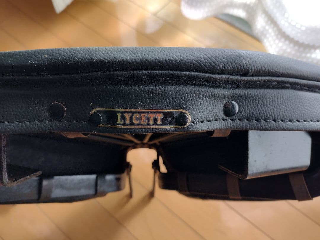 ロイヤルエンフィールド　LYCETT製ソロシート