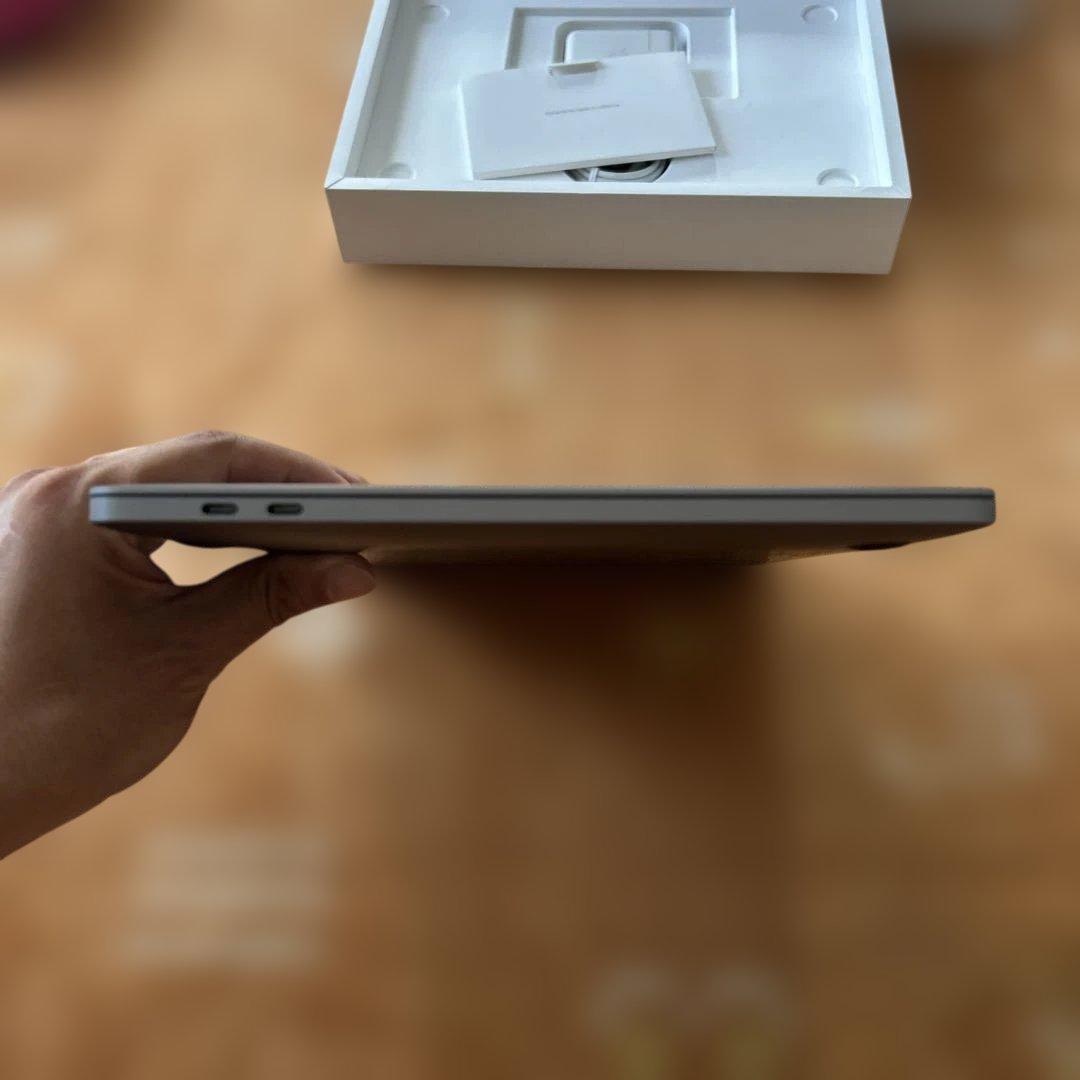 美品MacBook Pro 2020 M1 A2338 8/256GB 8コア