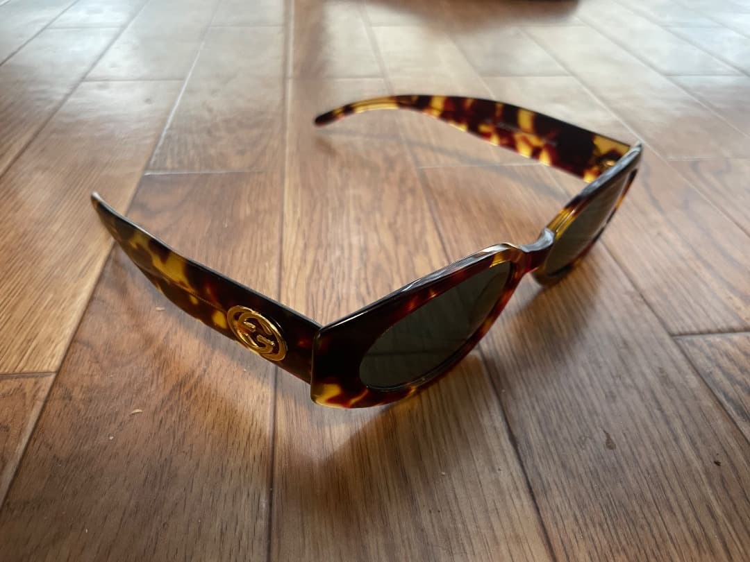 Gucci トータスシェル キャットアイサングラス