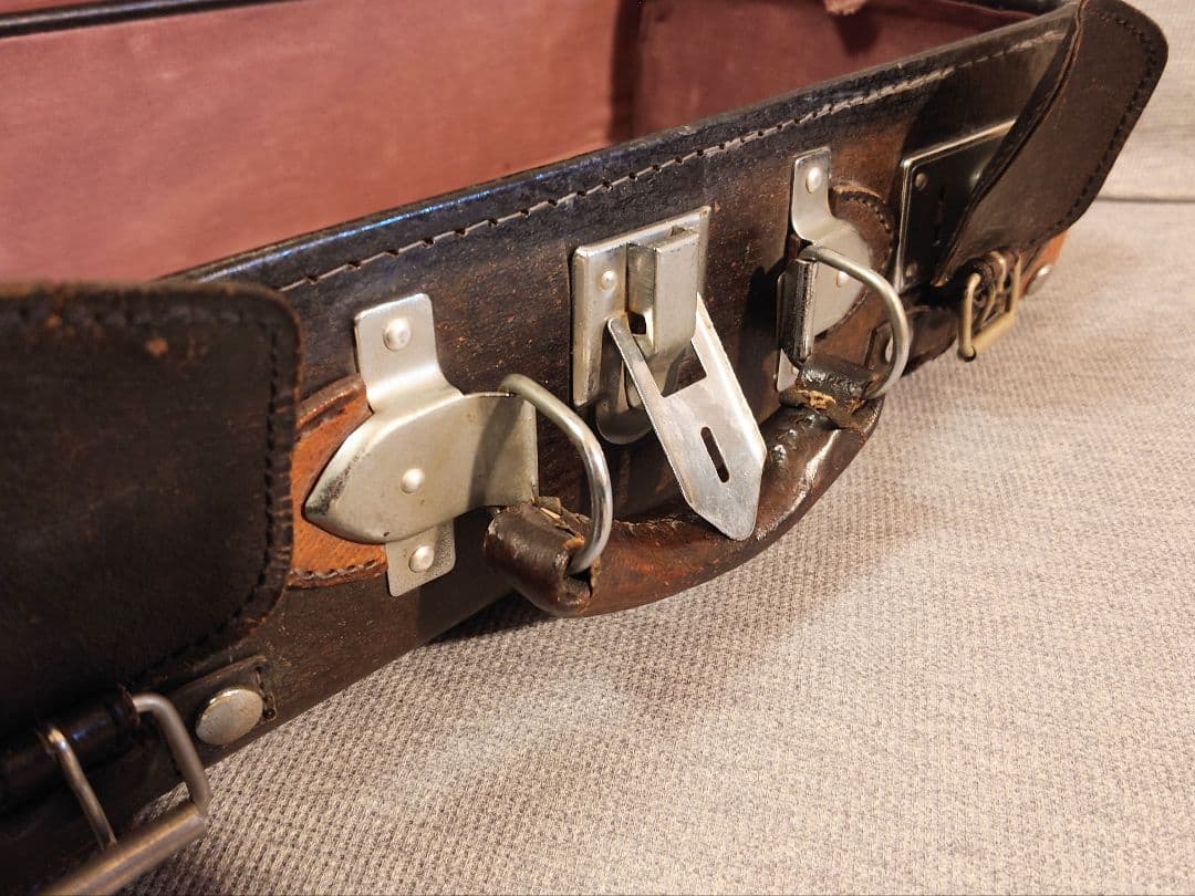 【 鍵付き 】アンティーク総天然皮革製トランク バッグ 中型