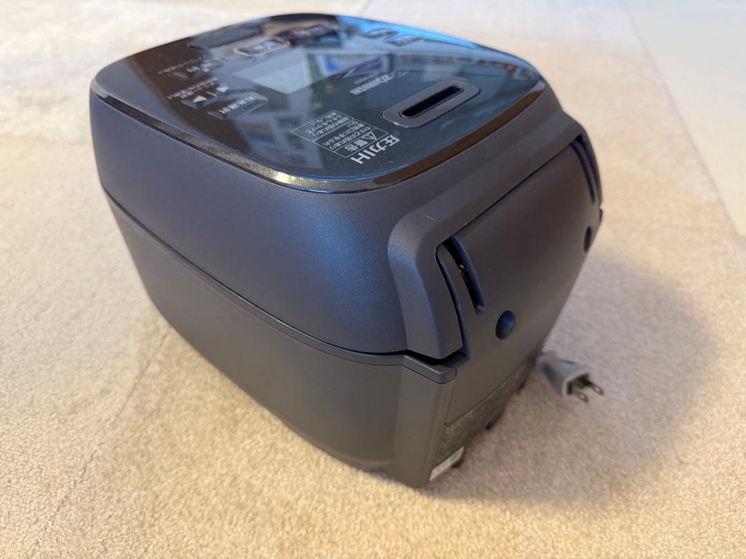 新品未使用　送料無料　NW-MB07-BZ 象印　極め炊き 4合炊き ブラック