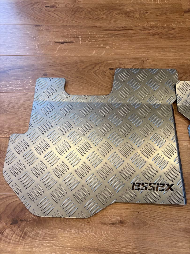 日産　キャラバン　GX 専用　アルミフロアパネル