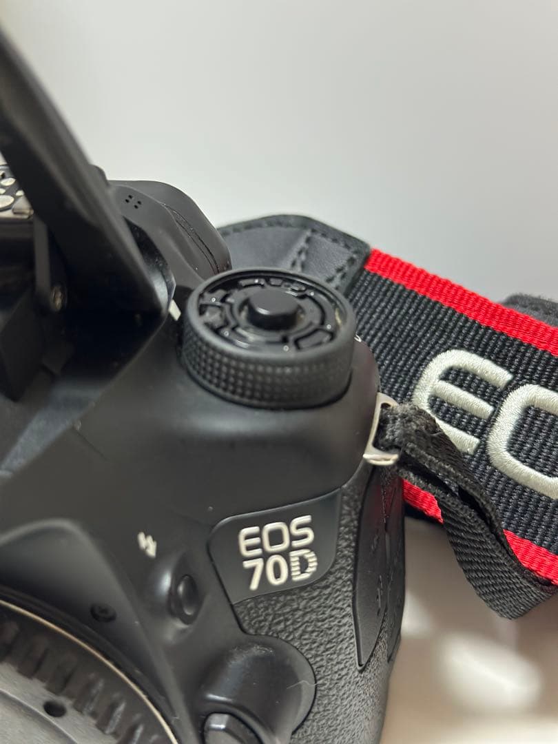 Canon EOS 70D 一眼レフカメラ　初心者向け　欠損あり　おまけ付き